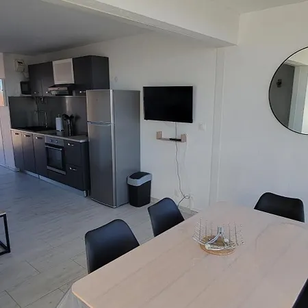 Sopraland 515, T2 Parking Piscine, 200m Apartment Agde