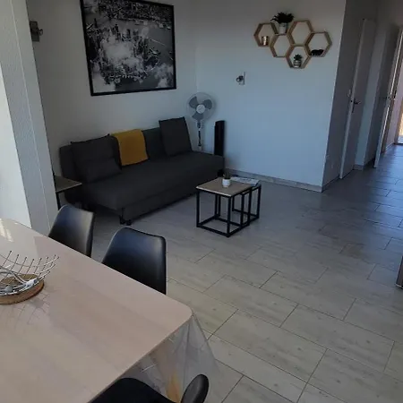Sopraland 515, T2 Parking Piscine, 200m Apartment